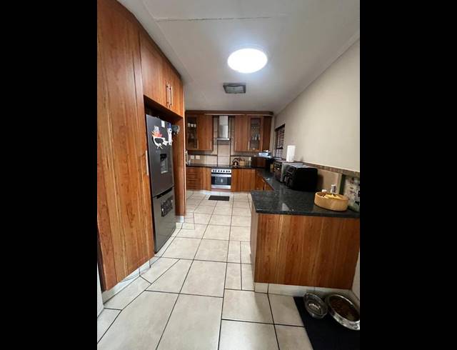 3 BEDROOM HOUSE FOR SALE IN DALPARK EXT 1